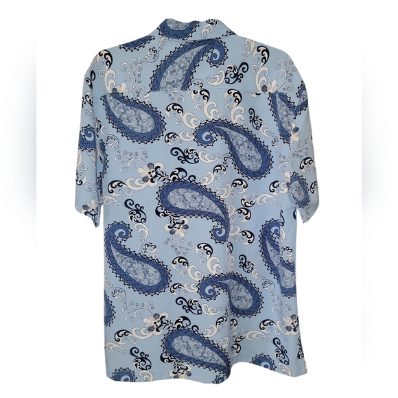 Casual Blue and White Button Down Shirt with Paisley Pattern - Picture 6 of 10